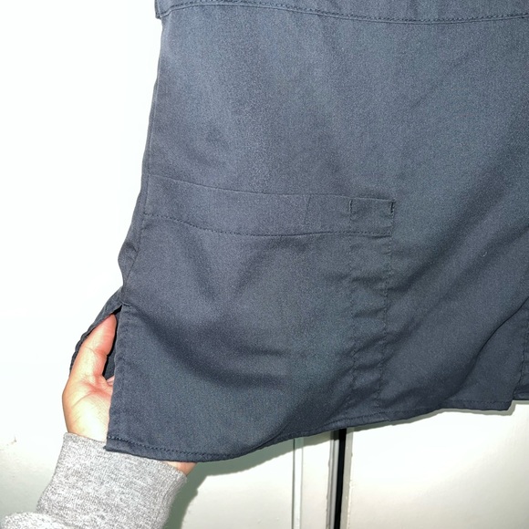 Grey’s Anatomy scrubs top size medium - Picture 2 of 6